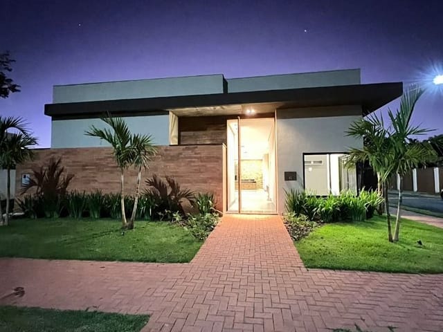 Foto do Casa - Casa com 3 dormitórios à venda, 225 m² por R$ 1.850.000,00 - Estância dos Ipês - Uberaba/MG | ZUCATO IMOBILIARIA LTDA
