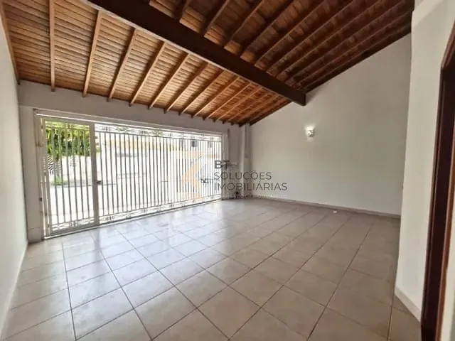Casa 3 quartos e 2 banheiros, para alugar, no bairro Jardim Cristina em Indaiatuba
