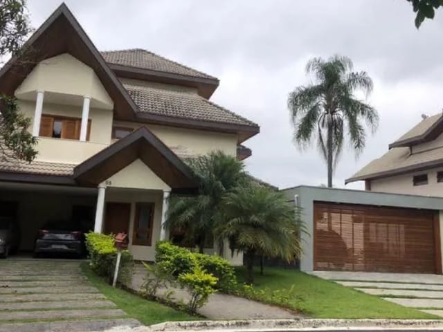 Casa com 600m² 5 quartos e 4 banheiros, à venda, no bairro Urbanova em São José dos Campos