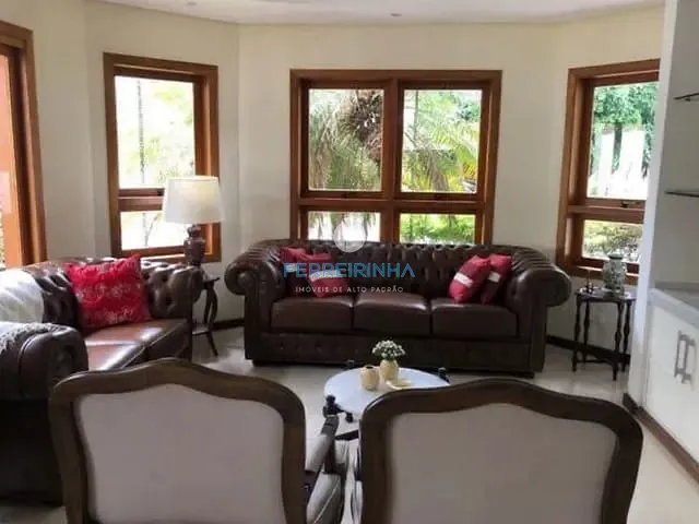 Casa com 600m² 5 quartos e 4 banheiros, à venda, no bairro Urbanova em São José dos Campos