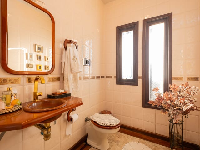 Casa 4 quartos e 5 banheiros, à venda, no bairro Centro em Pelotas