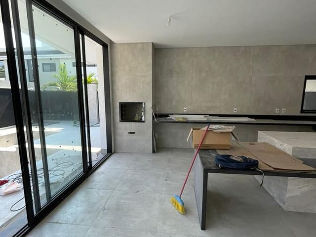 Casa com 450m² 5 quartos e 6 banheiros, à venda ou para alugar, no bairro Jardim do Golfe em São José dos Campos