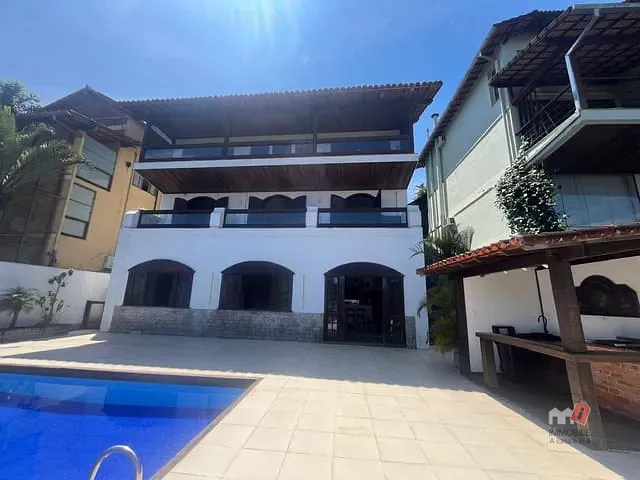 Casa 4 quartos e 5 banheiros, à venda, no bairro Centro em Petrópolis