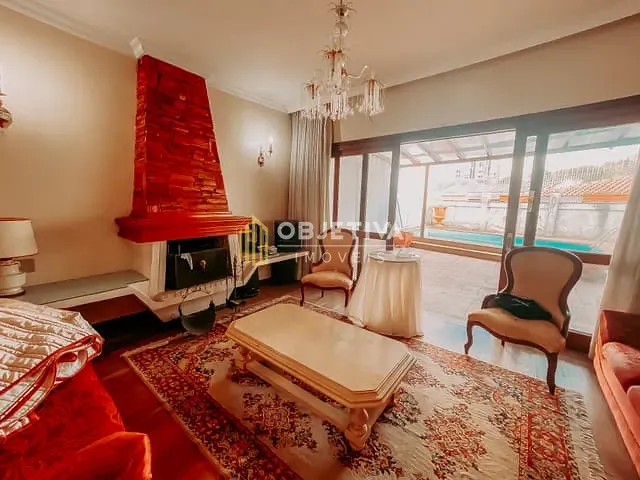Casa com 600m² 4 quartos e 3 banheiros, à venda, no bairro Passo da Areia em Porto Alegre