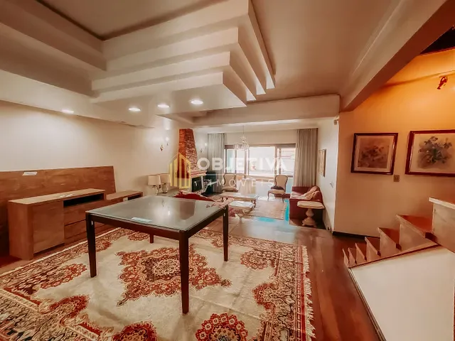 Casa com 600m² 4 quartos e 3 banheiros, à venda, no bairro Passo da Areia em Porto Alegre