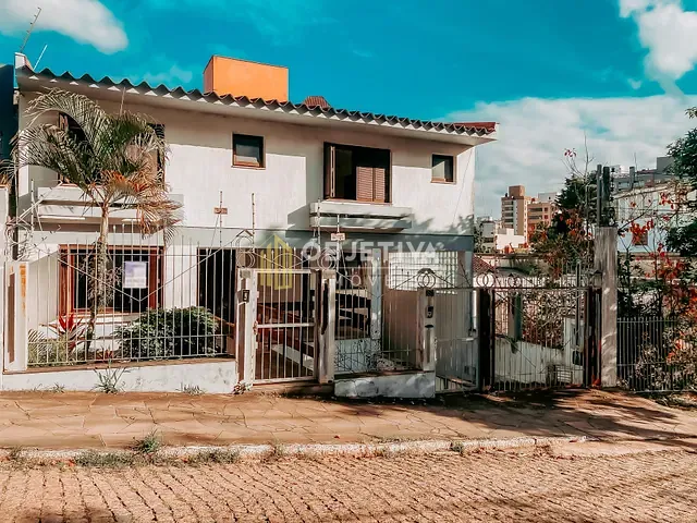 Casa com 600m² 4 quartos e 3 banheiros, à venda, no bairro Passo da Areia em Porto Alegre