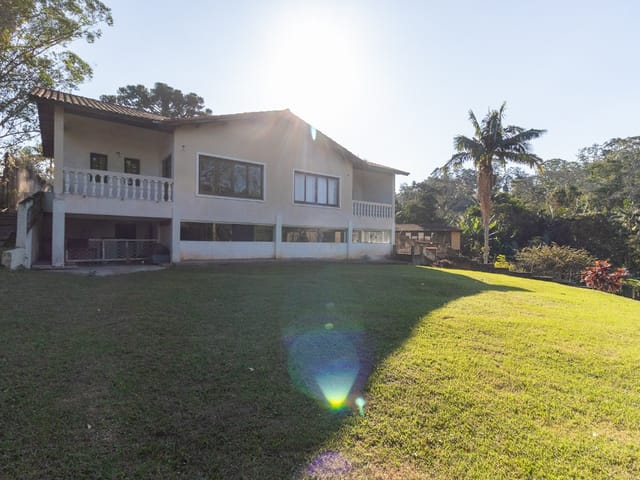 Casa com 1787m² 6 quartos e 8 banheiros, à venda, no bairro Guarapiranga em São Paulo