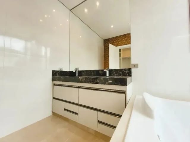 Casa com 532m² 4 quartos e 5 banheiros, à venda, no bairro Residencial Tambore em Barueri