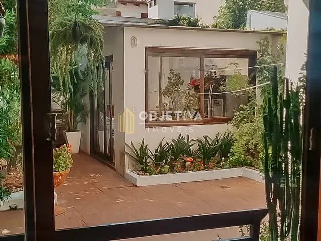 Casa 3 quartos e 1 banheiro, à venda, no bairro Jardim Botânico em Porto Alegre