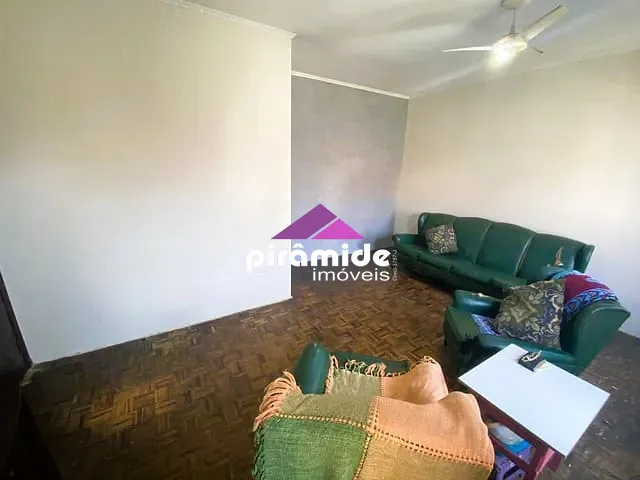 Casa com 250m² 3 quartos e 2 banheiros, à venda, no bairro Jardim das Indústrias em São José dos Campos