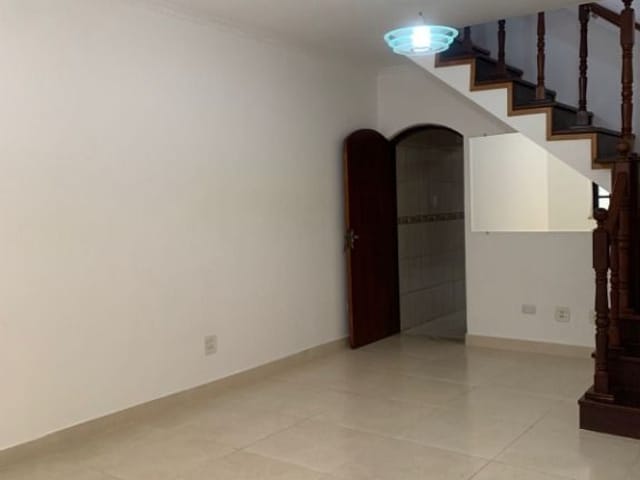 Casa com 200m² 4 quartos e 1 banheiro, à venda, no bairro Umuarama em Osasco
