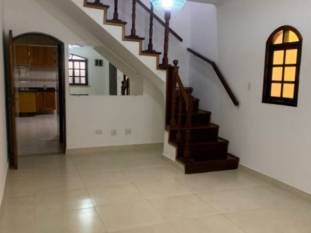Casa com 200m² 4 quartos e 1 banheiro, à venda, no bairro Umuarama em Osasco