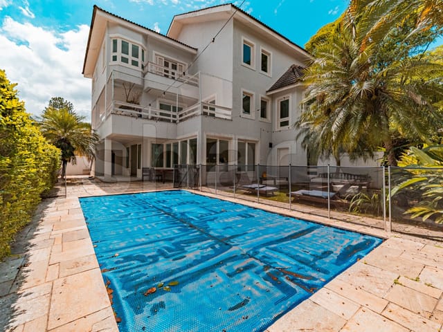 Casa com 660m² 4 quartos e 7 banheiros, à venda, no bairro Alphaville em Santana de Parnaíba