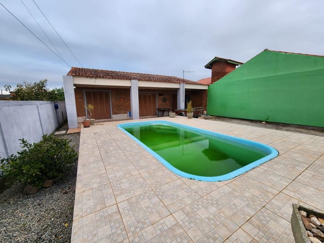 Casa 3 quartos e 2 banheiros, à venda, no bairro Laranjal em Pelotas
