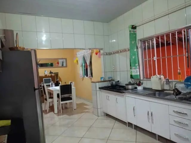 Casa com 250m², à venda, no bairro Parque Senhor do Bonfim em Taubaté