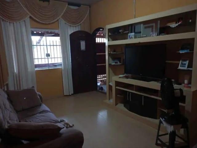 Casa com 250m², à venda, no bairro Parque Senhor do Bonfim em Taubaté