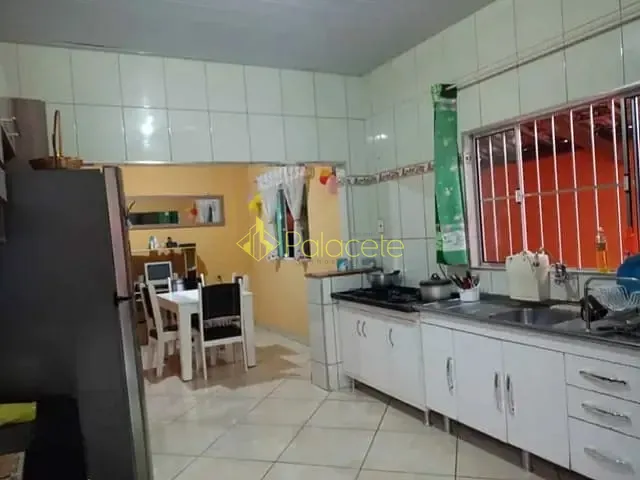 Casa com 250m², à venda, no bairro Parque Senhor do Bonfim em Taubaté