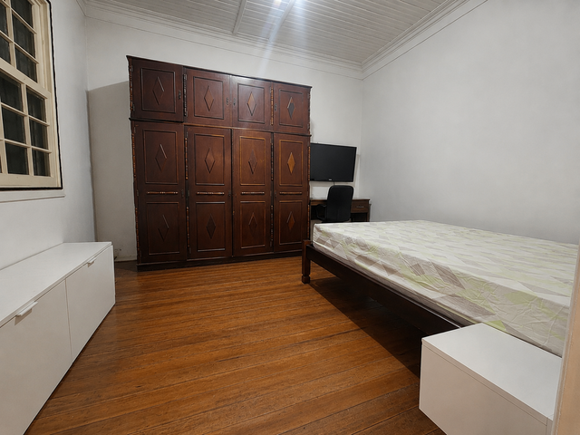 Casa 2 quartos e 1 banheiro, à venda, no bairro Centro em Pelotas