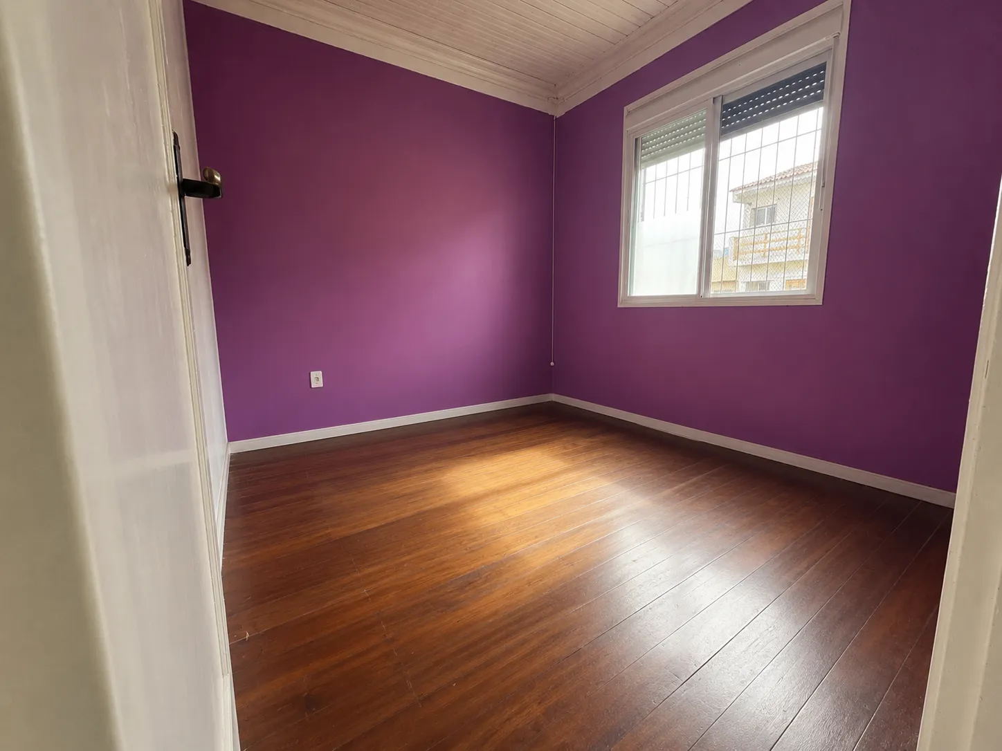 Casa à venda no centro de Pelotas - 114 m², 2 quartos, sala com lareira, ótima posição solar e amplo pátio aos fundos. - 6