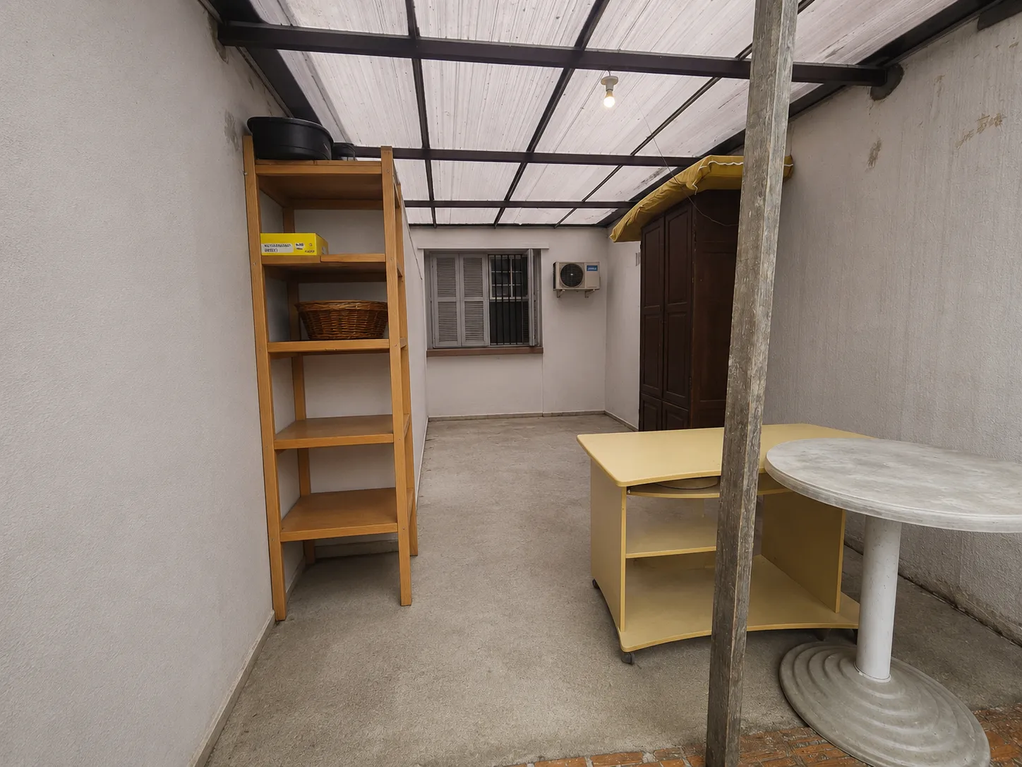 Casa à venda no centro de Pelotas - 114 m², 2 quartos, sala com lareira, ótima posição solar e amplo pátio aos fundos. - 8