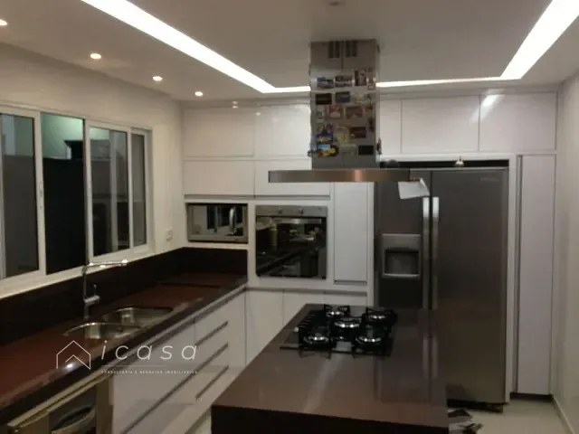 Casa com 330m² 4 quartos e 2 banheiros, à venda, no bairro Bosque dos Eucaliptos em São José dos Campos