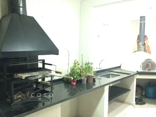 Casa com 330m² 4 quartos e 2 banheiros, à venda, no bairro Bosque dos Eucaliptos em São José dos Campos