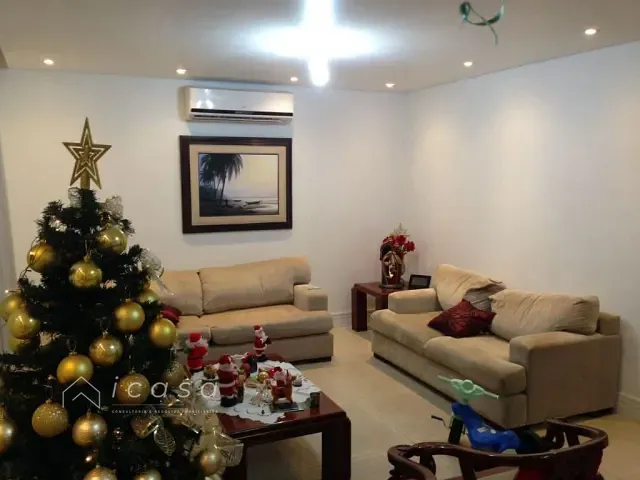 Casa com 330m² 4 quartos e 2 banheiros, à venda, no bairro Bosque dos Eucaliptos em São José dos Campos