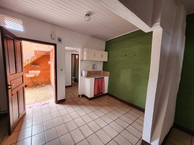 Casa 1 quarto e 1 banheiro, à venda, no bairro Retiro em Petrópolis
