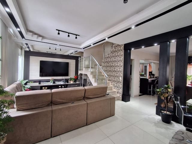 Casa com 117m² 3 quartos e 2 banheiros, à venda, no bairro Chácara Canta Galo em Cotia