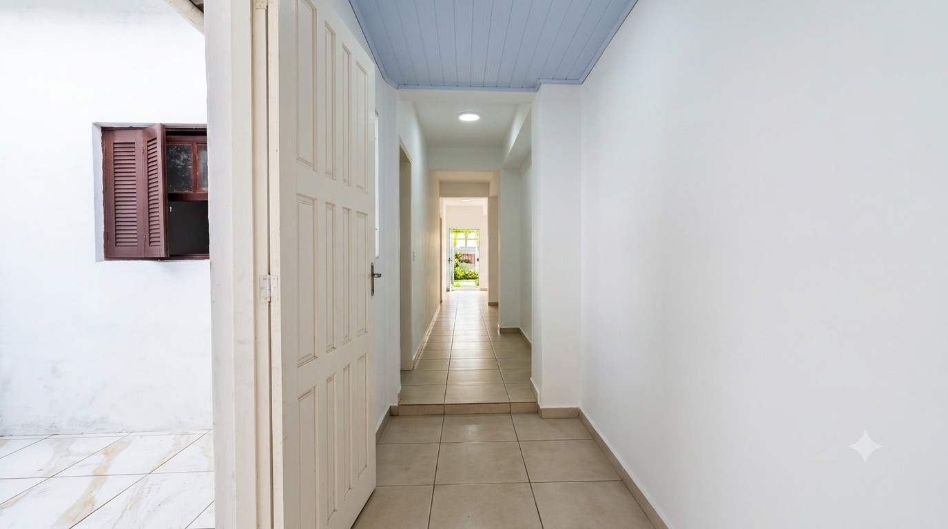 Casa residencial e comercial à venda no centro de Pelotas - 167 m², todo reformado com acabamentos modernos e ampla área nos fundos. - 9