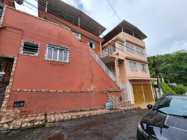 Casa 1 quarto e 1 banheiro, à venda, no bairro Retiro em Petrópolis