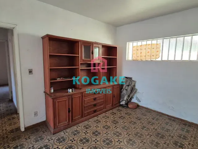 Casa com 300m² 3 quartos e 1 banheiro, à venda, no bairro Monte Castelo em São José dos Campos