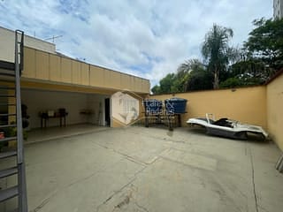 Foto do Casa-Casa tipo para venda em Água Funda com 3 quartos, sendo 1 suíte, 281m²