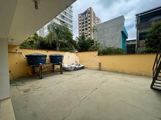 Foto do Casa-Casa tipo para venda em Água Funda com 3 quartos, sendo 1 suíte, 281m²