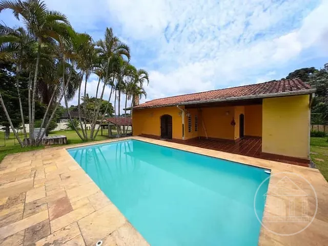 Casa com 1217m² 2 quartos e 3 banheiros, à venda ou para alugar, no bairro Jardim das Palmeiras (Zona Sul) em São Paulo