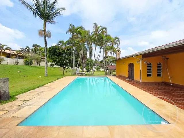 Casa com 1217m² 2 quartos e 3 banheiros, à venda ou para alugar, no bairro Jardim das Palmeiras (Zona Sul) em São Paulo