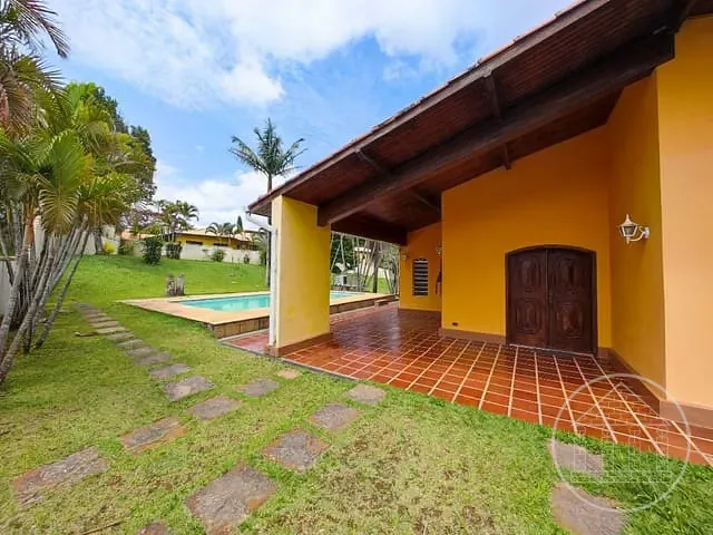 Casa com 1217m² 2 quartos e 3 banheiros, à venda ou para alugar, no bairro Jardim das Palmeiras (Zona Sul) em São Paulo