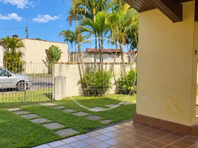 Casa com 1217m² 2 quartos e 3 banheiros, à venda ou para alugar, no bairro Jardim das Palmeiras (Zona Sul) em São Paulo
