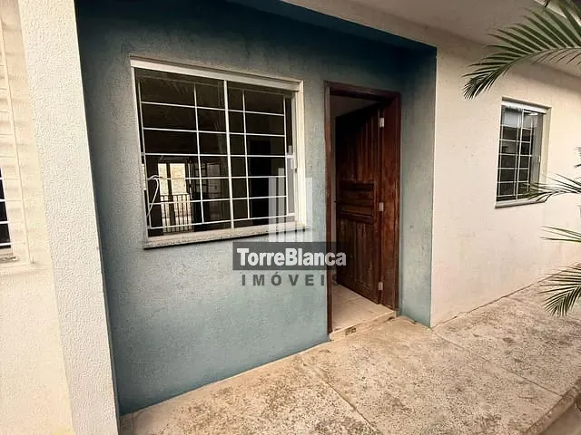 Casa com 40m² 2 quartos e 1 banheiro, à venda, no bairro Uvaranas em Ponta Grossa