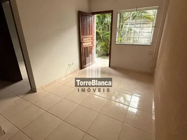 Casa com 40m² 2 quartos e 1 banheiro, à venda, no bairro Uvaranas em Ponta Grossa