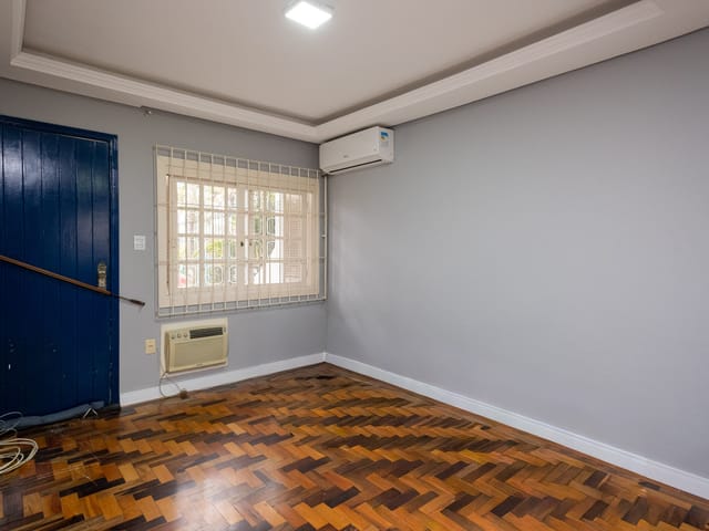 Casa com 300m² 3 quartos e 4 banheiros, à venda, no bairro Areal em Pelotas