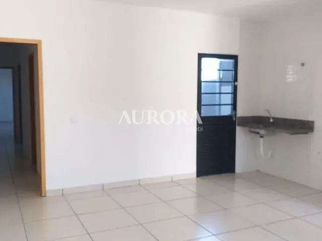 Casa com 125m² 3 quartos e 2 banheiros, à venda, no bairro Michael Licha em Londrina