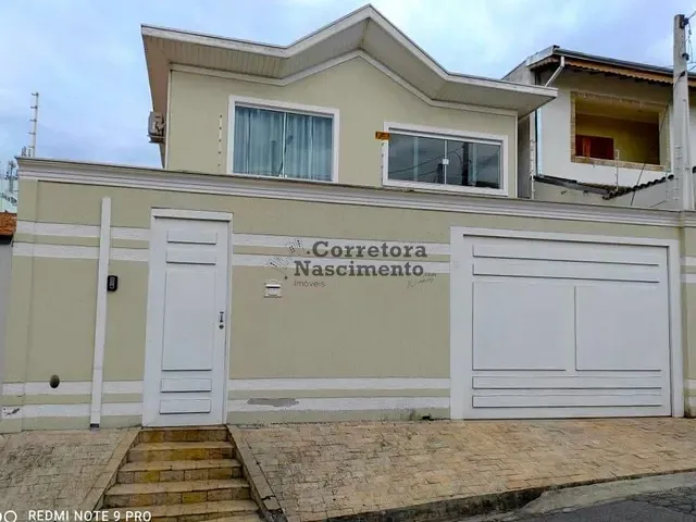 Casa com 250m² 3 quartos e 2 banheiros, à venda, no bairro Vila Aprazível em Jacareí