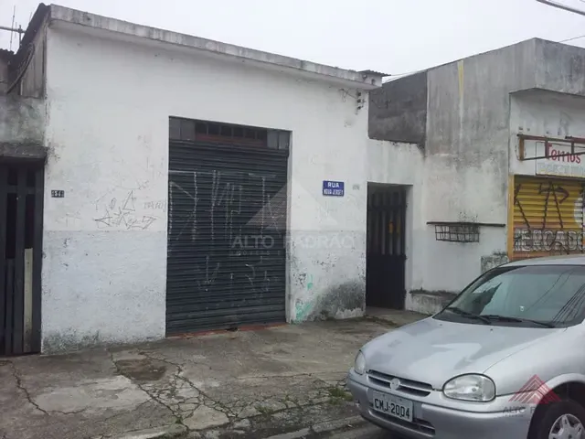 Casa à venda, no bairro Parque das Américas em Mauá