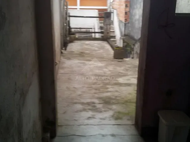 Casa à venda, no bairro Parque das Américas em Mauá
