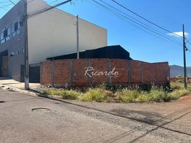 Casa com 158m² 3 quartos e 2 banheiros, à venda, no bairro Jardim Primavera em Apucarana