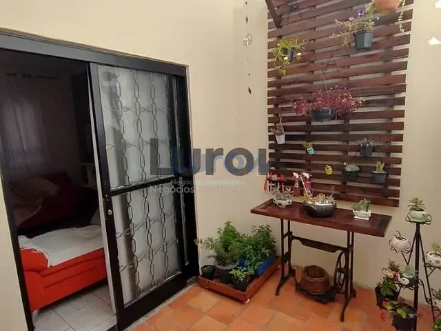 Casa com 220m² 2 quartos e 2 banheiros, à venda, no bairro Parque dos Cocais em Valinhos