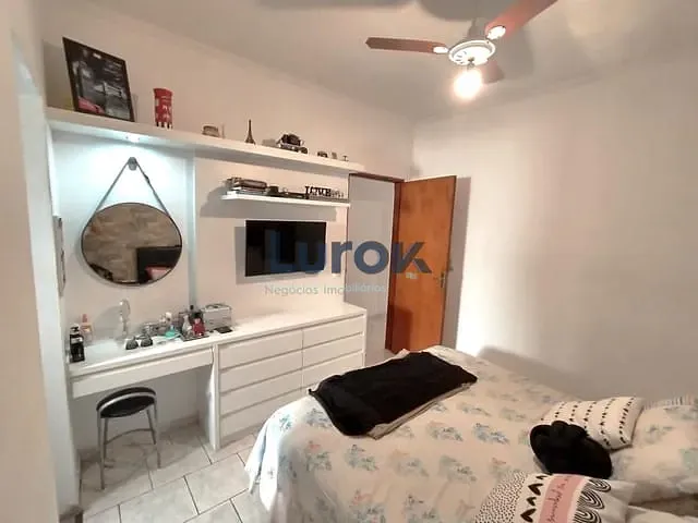 Casa com 220m² 2 quartos e 2 banheiros, à venda, no bairro Parque dos Cocais em Valinhos