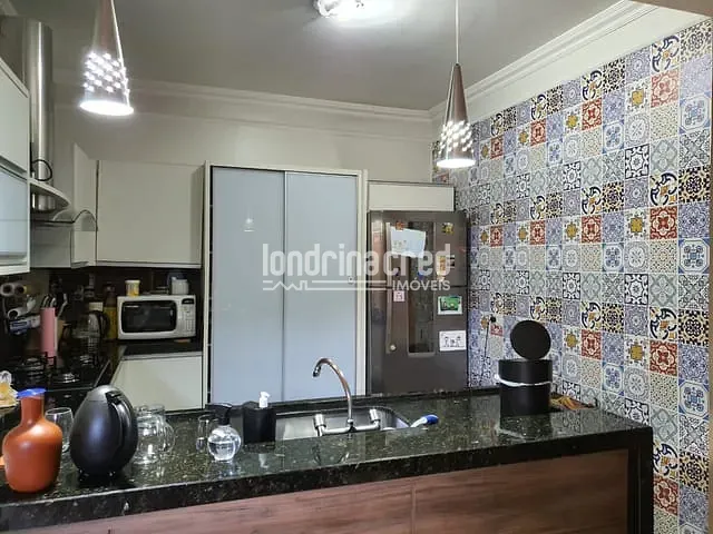 Casa com 139m² 3 quartos e 3 banheiros, à venda, no bairro Centro em Arapongas