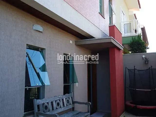 Casa com 139m² 3 quartos e 3 banheiros, à venda, no bairro Centro em Arapongas
